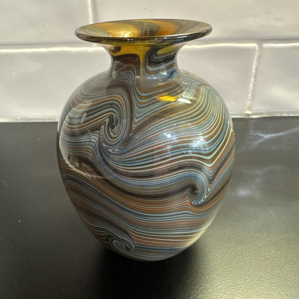 Stunning Rare 1979 Signed Robert Eickholt Abstract Art Glass Vase